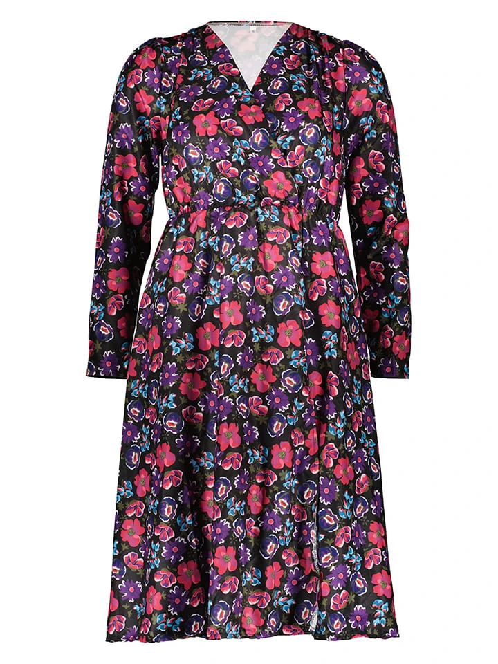 Kleid In Lila/ Bunt 3 Kleid In Lila/ Bunt